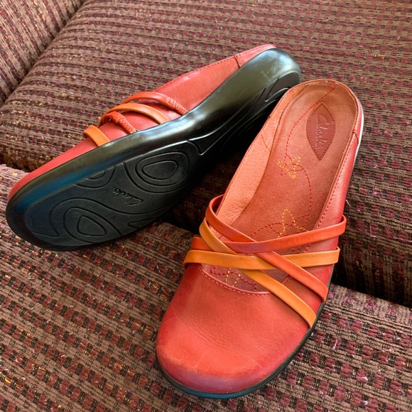 Clarke’s Slip ons 7.5M - Picture 1 of 12